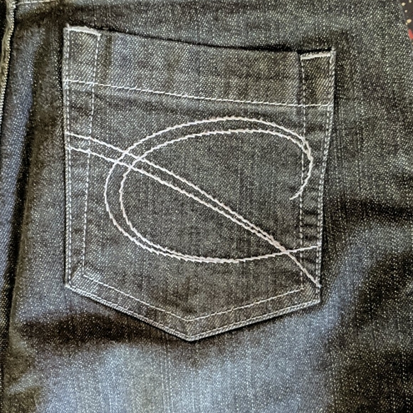 Jeans - Picture 2 of 3